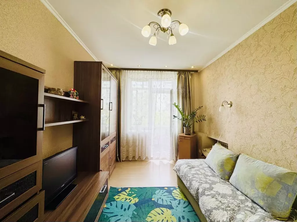 3-к кв. Бурятия, Улан-Удэ Комсомольская ул., 34 (64.6 м) - Фото 1