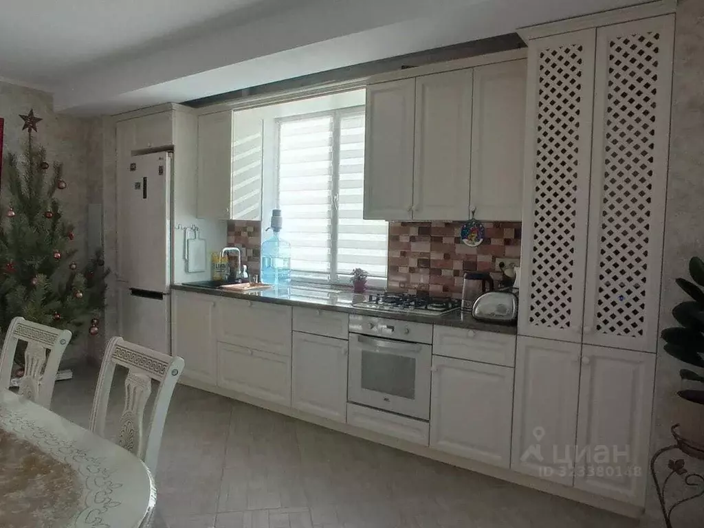 2-к кв. Крым, Евпатория просп. Ленина, 68к42 (58.3 м) - Фото 0