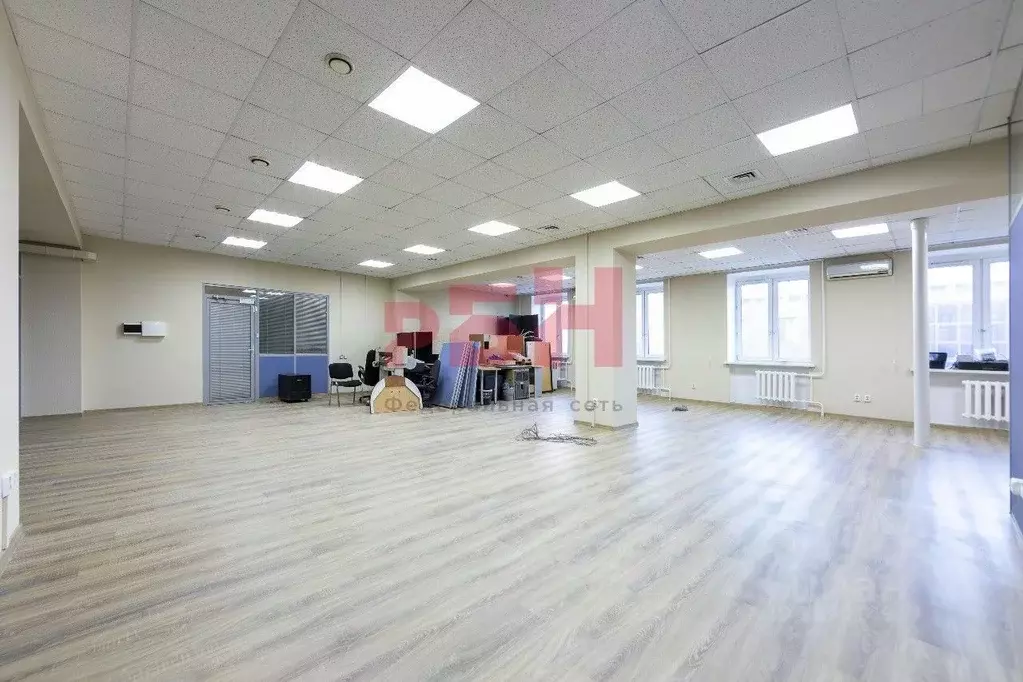 Офис в Тюменская область, Тюмень ул. Володарского, 14 (262 м) - Фото 1