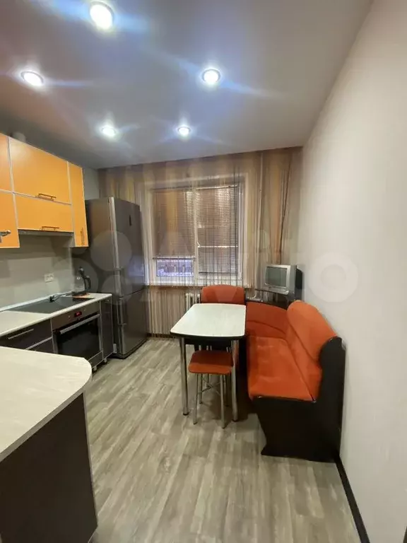 2-к. квартира, 52 м, 6/9 эт. - Фото 0