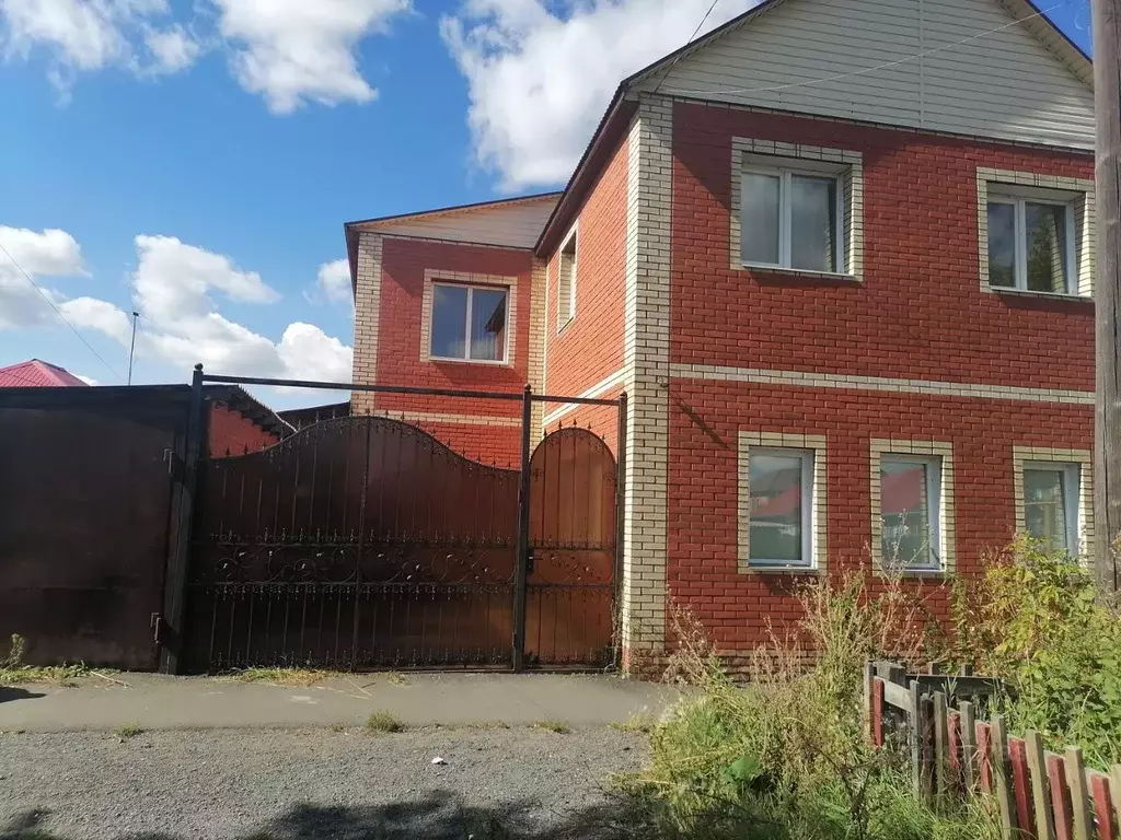 Дом в Омская область, Омск ул. 16-я Линия, 132 (163 м) - Фото 1