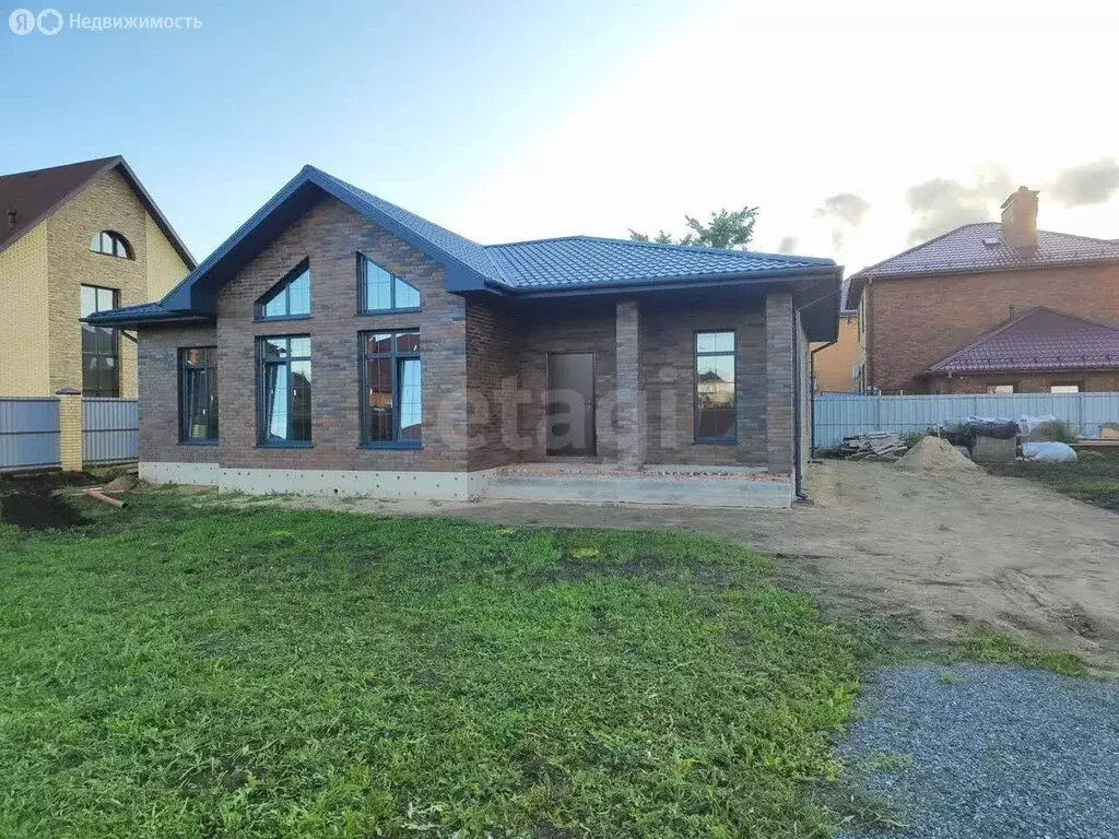 Дом в Омск, улица Хлебникова (120 м) - Фото 1