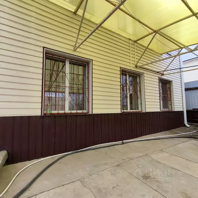 Дом в Волгоградская область, Волгоград ул. Композитора Гурилева (91 м) - Фото 1