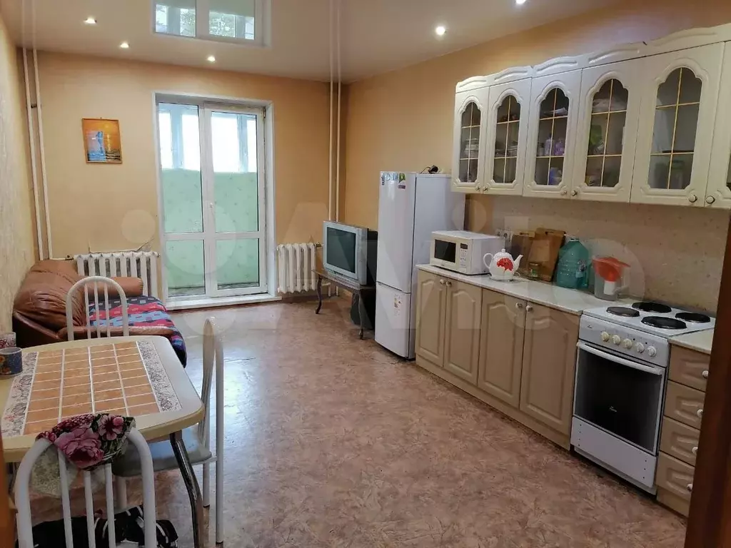 1-к. квартира, 60 м, 3/10 эт. - Фото 0