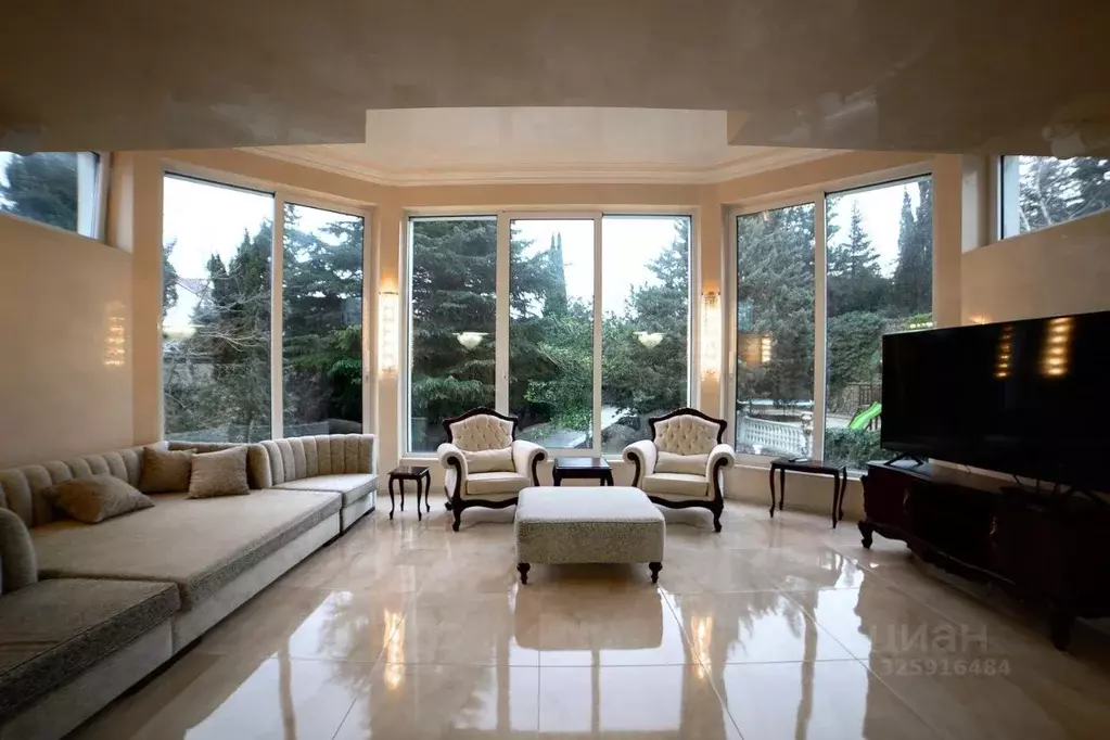 Дом в Севастополь ул. Новикова-Прибоя, 2 (400 м) - Фото 1