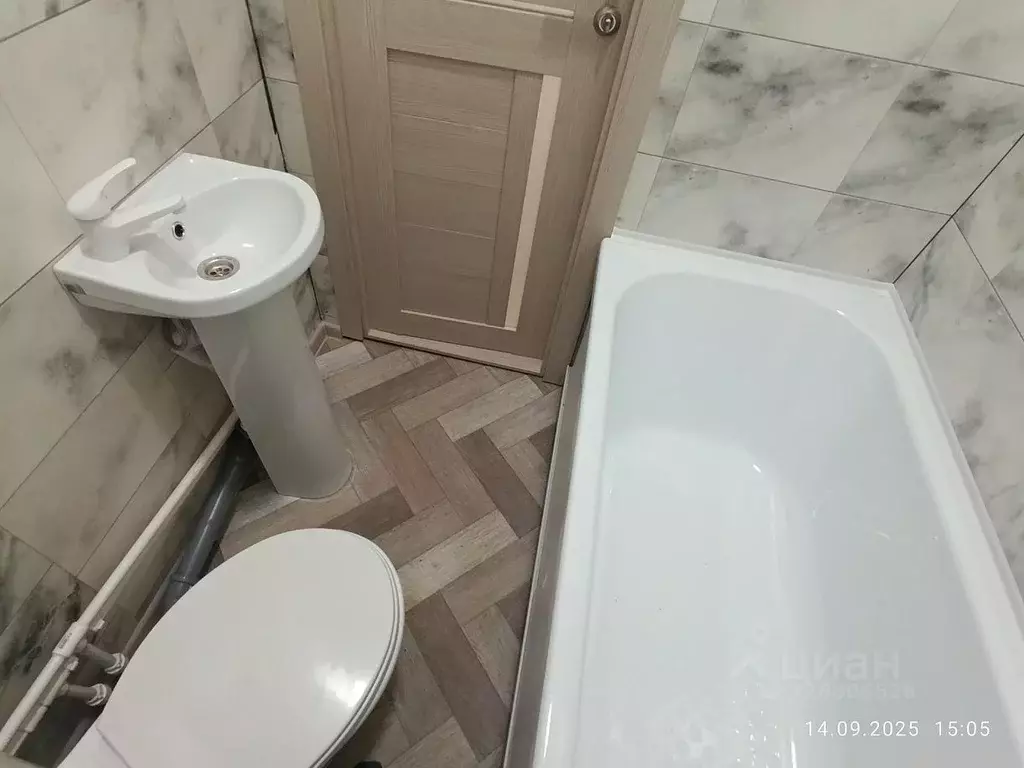 Комната Омская область, Омск Солнечный мкр, ул. 3-я Любинская, 26А ... - Фото 1