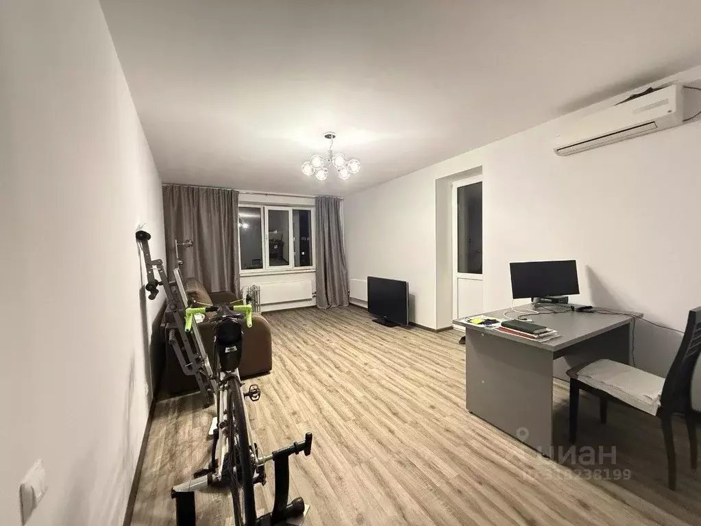 2-к кв. Волгоградская область, Волгоград ул. Глазкова, 23А (70.0 м) - Фото 1