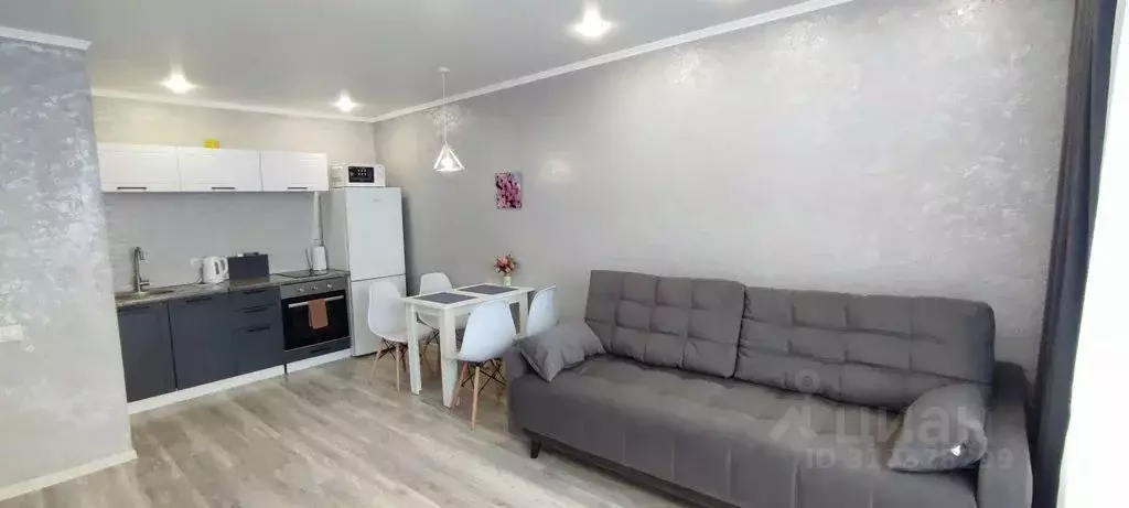 1-к кв. Тюменская область, Тобольск 6-й мкр, 110к1 (38.0 м) - Фото 0