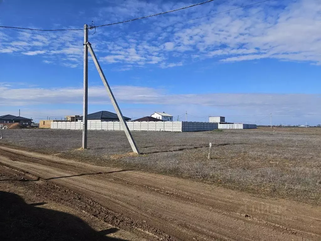 Участок в Крым, Сакский район, Уютненское с/пос ул. Луначарского (6.01 ... - Фото 0