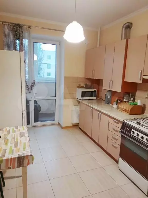 1-к. квартира, 40 м, 3/10 эт. - Фото 0