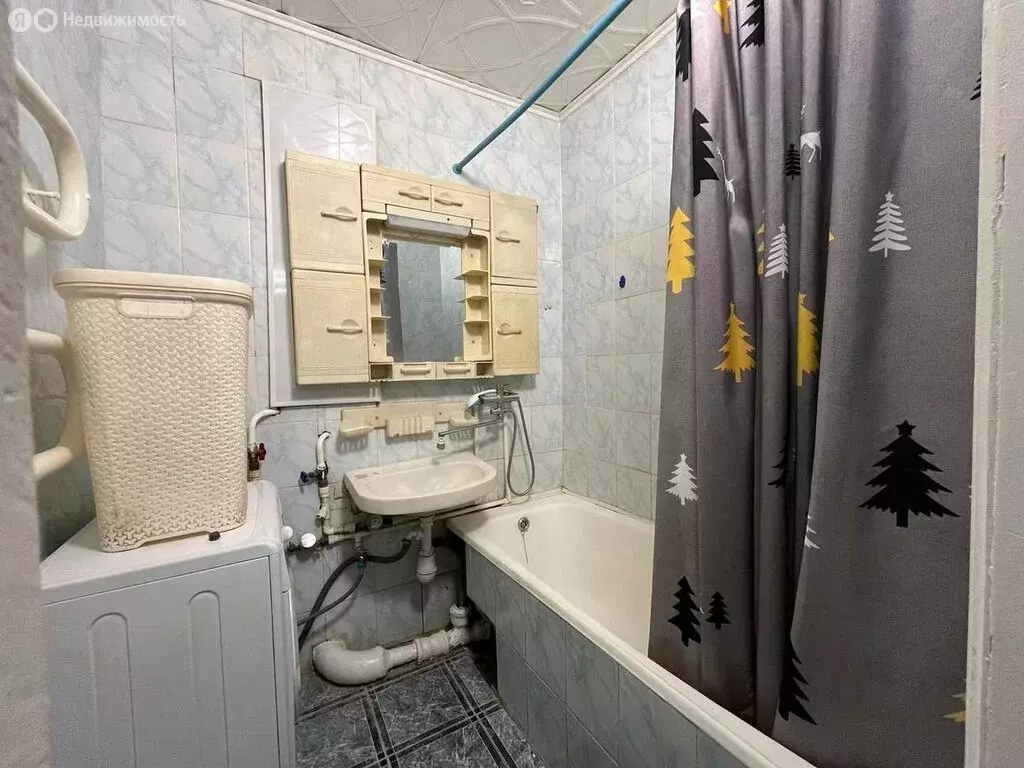3-комнатная квартира: Астрахань, Грановский переулок, 54 (66.6 м) - Фото 0