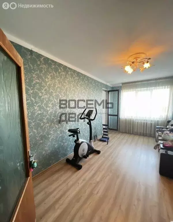 3-комнатная квартира: Симферополь, улица 60 лет Октября, 13/64 (70 м) - Фото 1