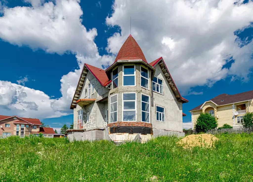 Дом в Пермский край, Добрянский муниципальный округ, д. Бесово ул. ... - Фото 1