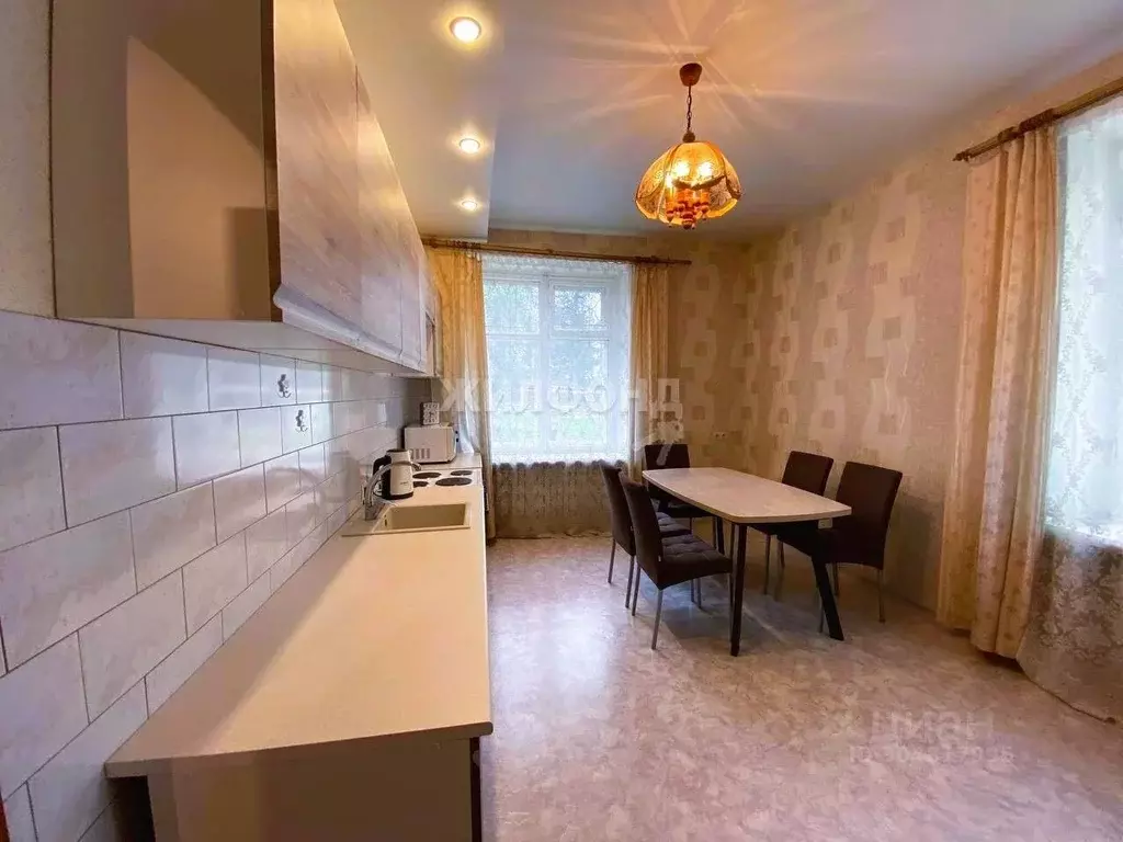3-к кв. Новосибирская область, Новосибирск ул. Авиастроителей, 14 ... - Фото 1
