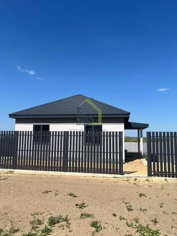 Дом в Самарская область, Сызранский район, Новая Рачейка с/пос, с. ... - Фото 1
