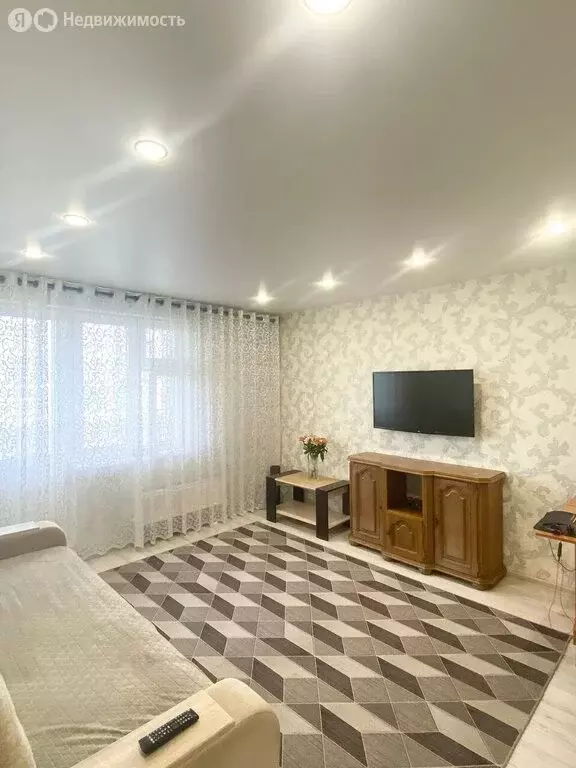 3-комнатная квартира: Казань, проспект Победы, 34 (63.4 м) - Фото 1