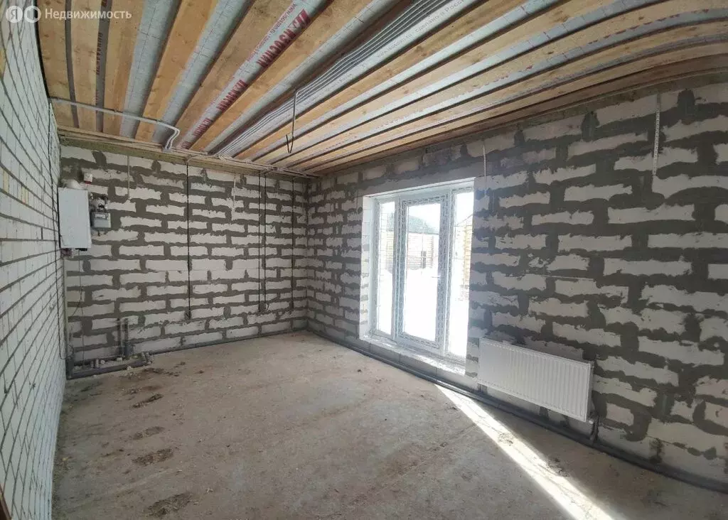 Дом в село Кирилловка, улица Адмирала Сорокина, 63 (100 м) - Фото 2