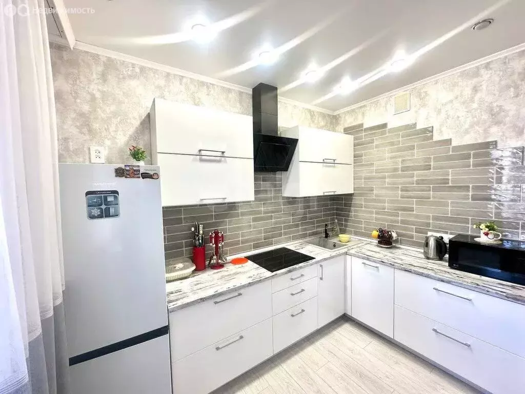1-комнатная квартира: Мирное, улица Крымской Весны, 5к5 (38 м) - Фото 1