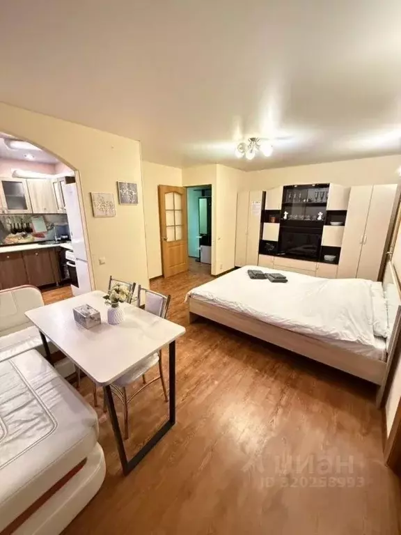 2-к кв. Магаданская область, Магадан пл. Горького, 7А (45.0 м) - Фото 1