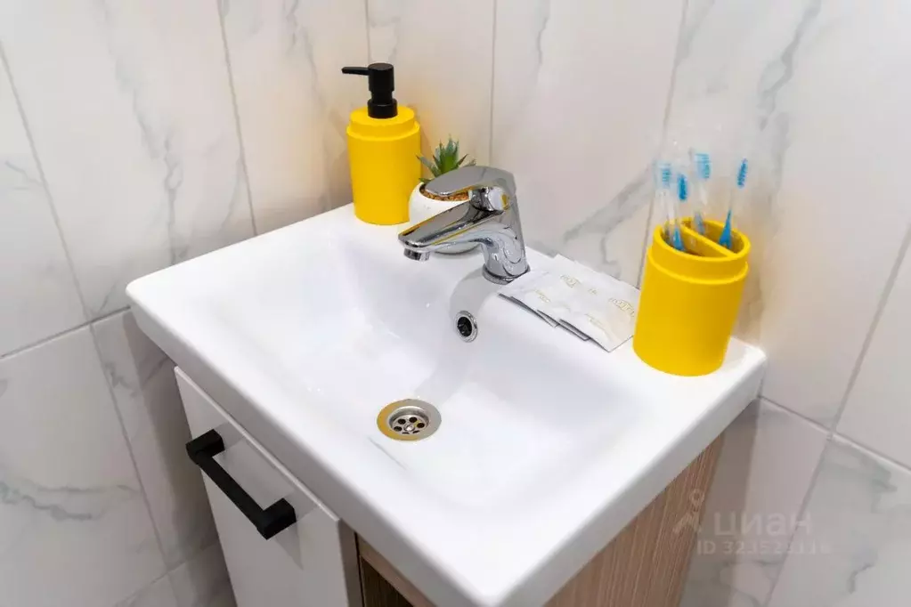 1-к кв. Свердловская область, Екатеринбург пер. Переходный, 3А (25.0 ... - Фото 2