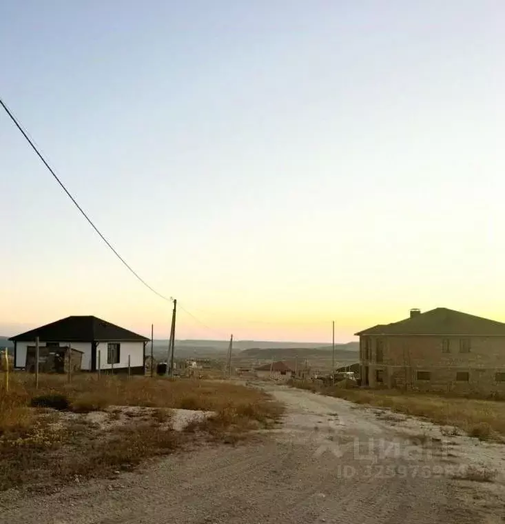 Участок в Крым, Симферопольский район, Чистенское с/пос, с. Левадки  ... - Фото 1