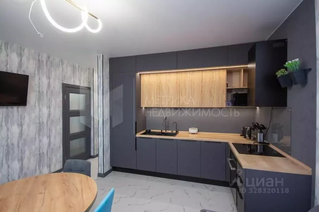 2-к кв. Тюменская область, Тюмень ул. Героев Сталинградской битвы, 5 ... - Фото 1