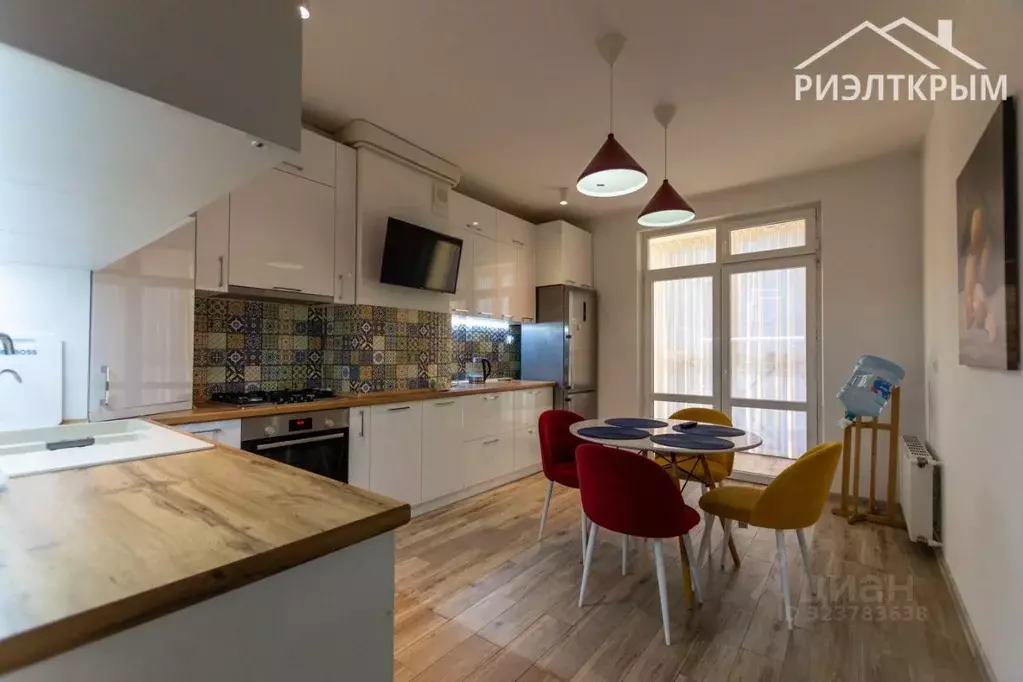 2-к кв. Крым, Симферополь ул. Балаклавская, 137 (80.0 м) - Фото 1