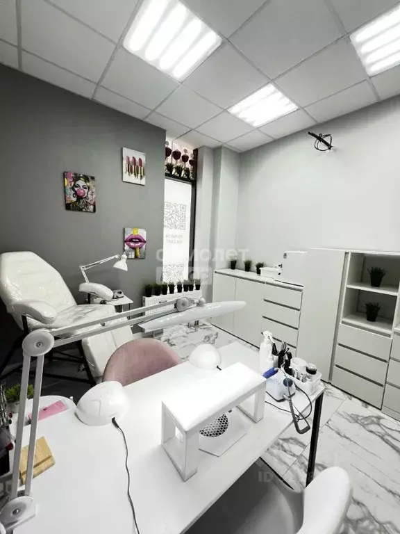 Помещение свободного назначения в Челябинская область, Челябинск наб. ... - Фото 0