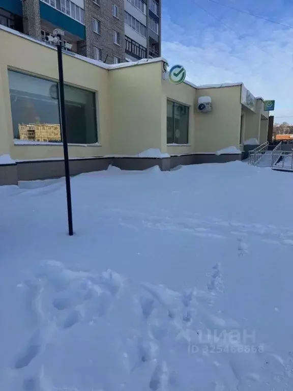 Помещение свободного назначения в Удмуртия, Сарапул ул. Ленина, 1 (69 ... - Фото 1