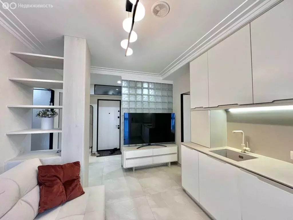 3-комнатная квартира: Сочи, микрорайон Центральный, улица Роз, 36 (62 ... - Фото 1