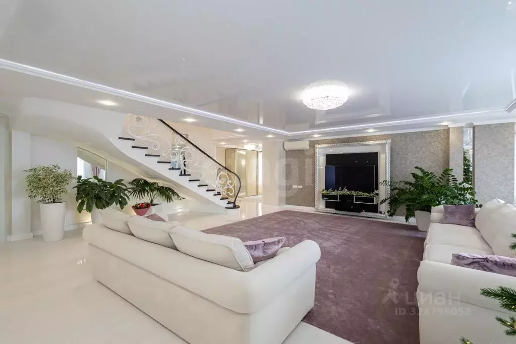 4-к кв. Ханты-Мансийский АО, Ханты-Мансийск ул. Доронина, 6 (332.0 м) - Фото 1