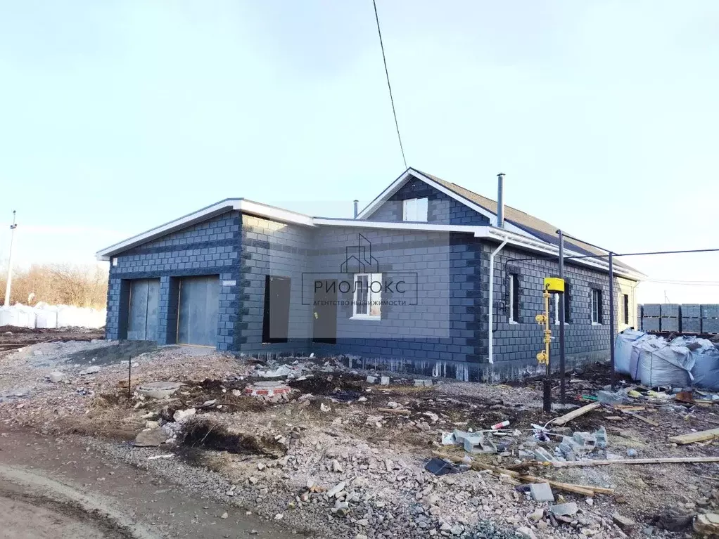 Дом в Челябинская область, Магнитогорск ул. Костромская (225 м) - Фото 1