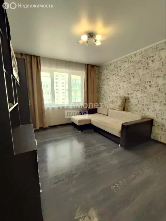 1-комнатная квартира: Омск, посёлок Амурский, 1-я улица Челюскинцев, ... - Фото 2