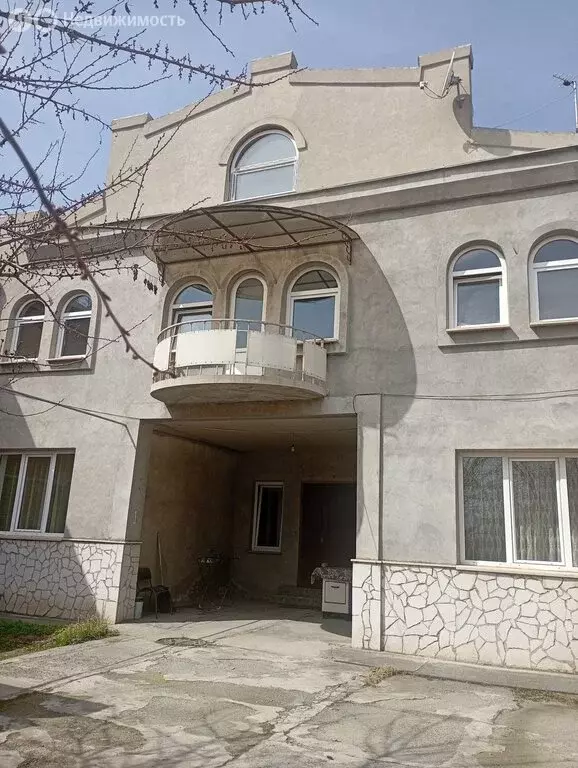 Дом в Владикавказ, улица Щербакова (422 м) - Фото 1