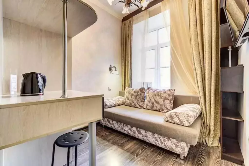 Комната Санкт-Петербург Адмиралтейская наб., 10 - Фото 1