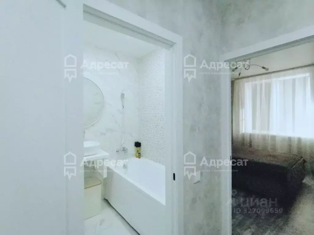 2-к кв. Волгоградская область, Волгоград ул. Гаря Хохолова, 4 (36.0 м) - Фото 0