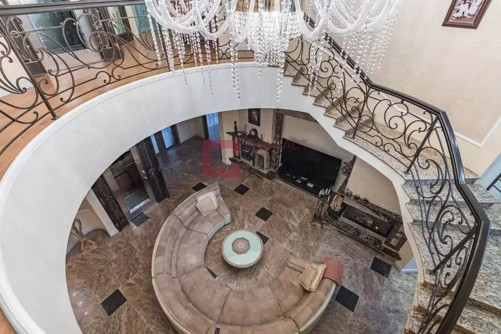 Дом в Московская область, Красногорск ул. Островная (900 м) - Фото 1