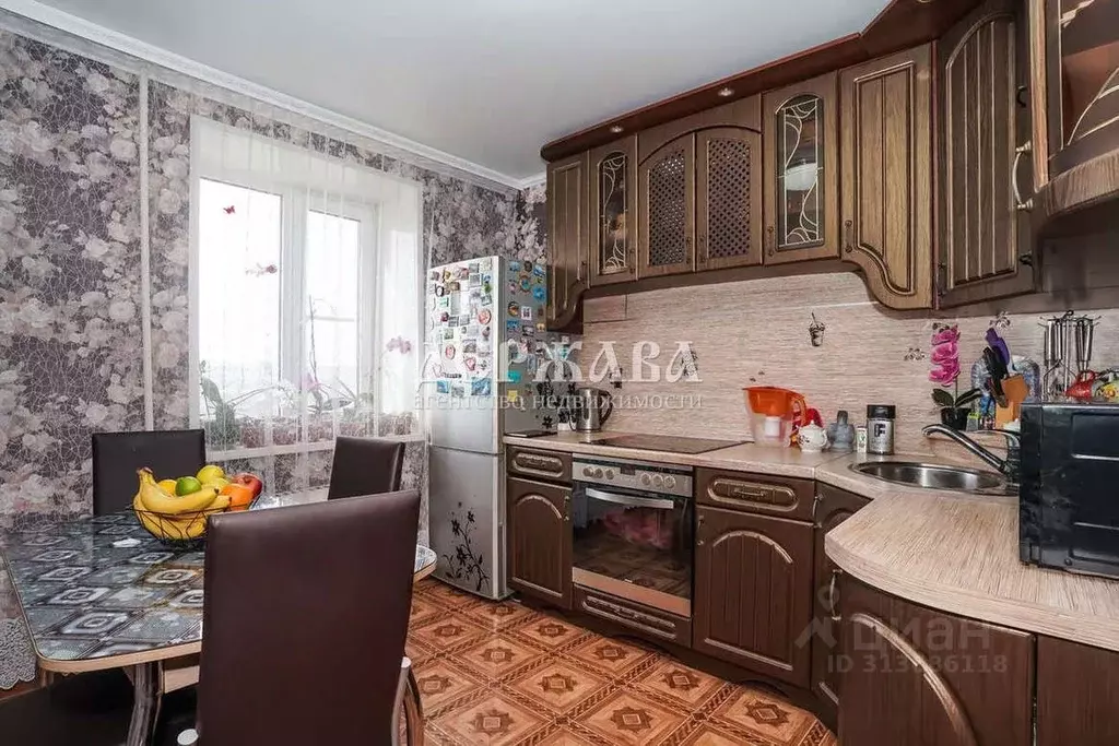 3-к кв. Белгородская область, Старый Оскол ул. 8 Марта, 40/1 (72.8 м) - Фото 0