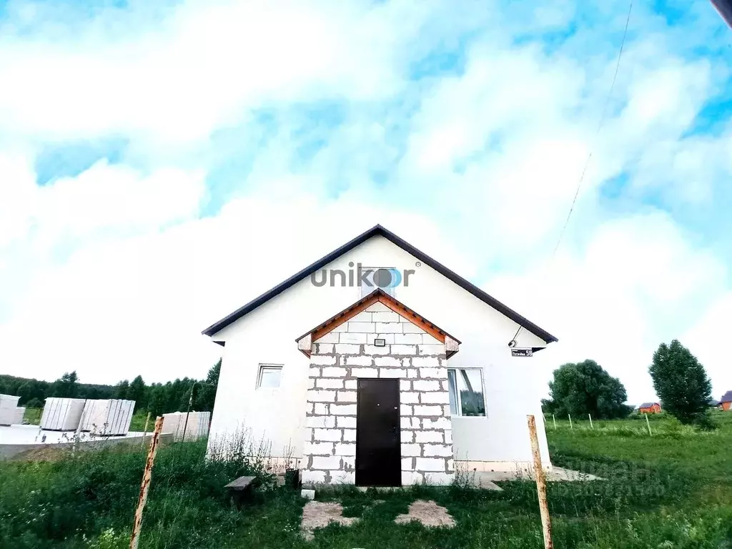 Дом в Башкортостан, Иглинский сельсовет, с. Иглино ул. Ленина (100 м) - Фото 1