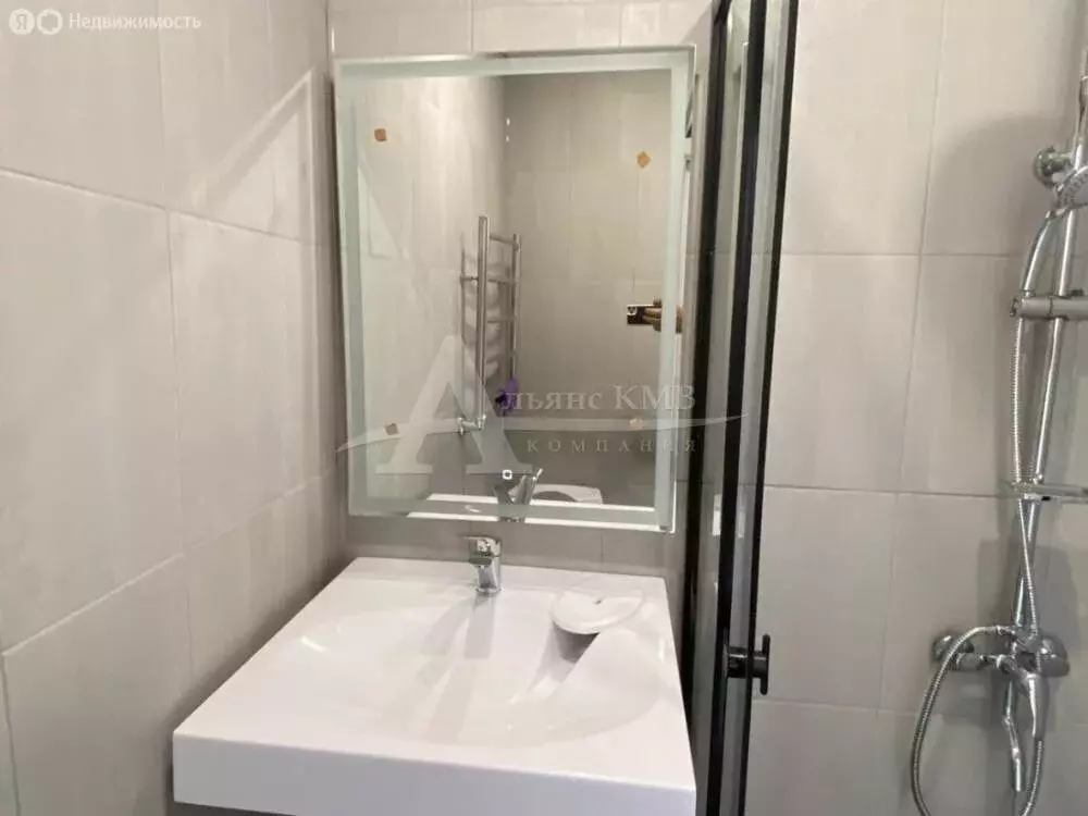 2-комнатная квартира: Кисловодск, улица Апанасенко, 24 (56 м) - Фото 1