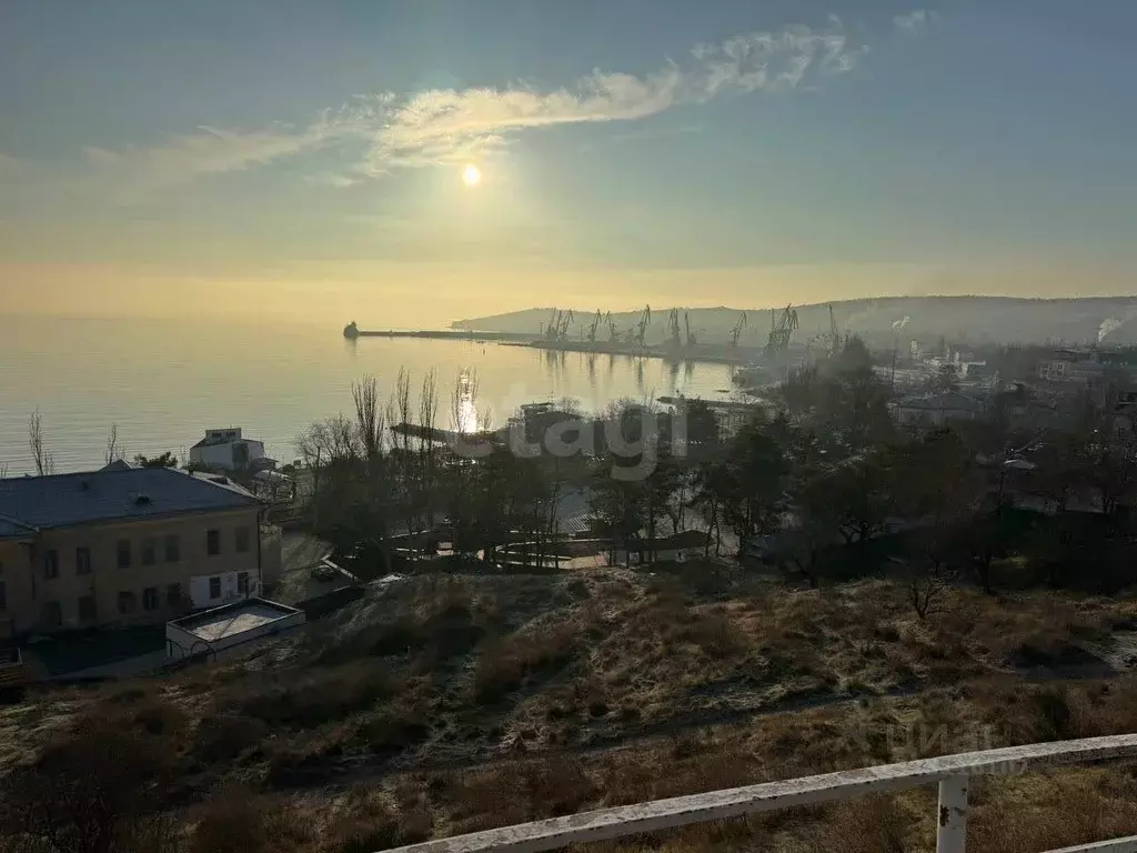 Участок в Крым, Феодосия ул. 3-го Кавалерийского Корпуса (10.0 сот.) - Фото 1