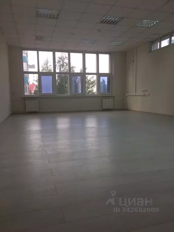 Офис в Ханты-Мансийский АО, Нижневартовск ул. 60 лет Октября, 52А (50 ... - Фото 1