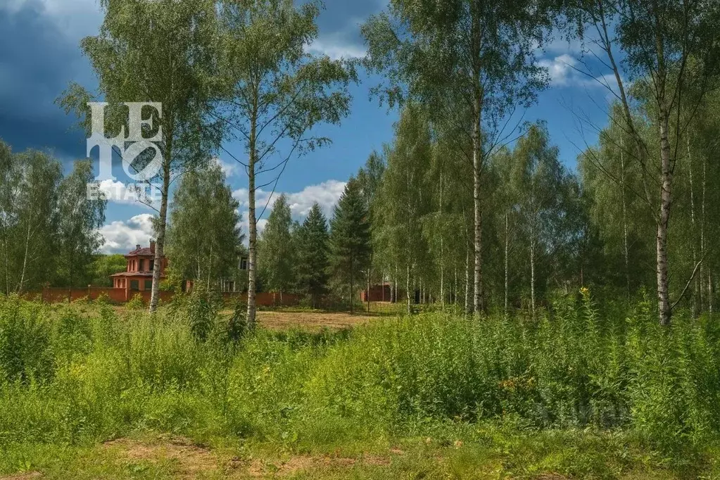 Участок в Московская область, Красногорск городской округ, д. ... - Фото 1
