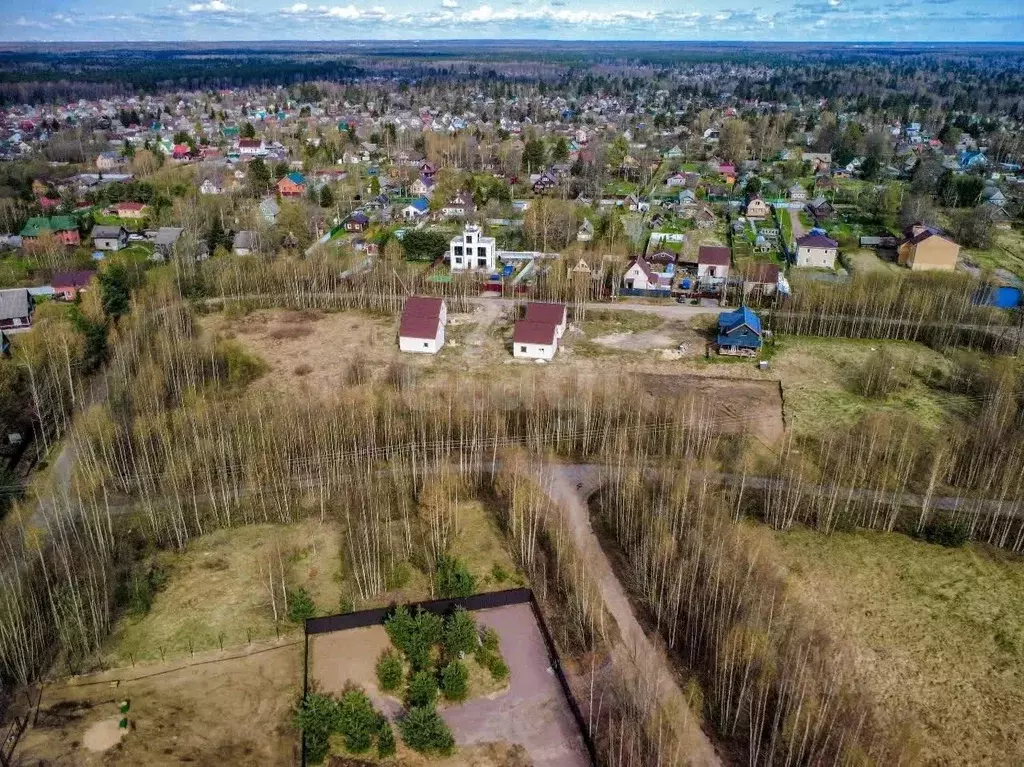 Участок в Ленинградская область, Кировский район, Павловское городское ... - Фото 0