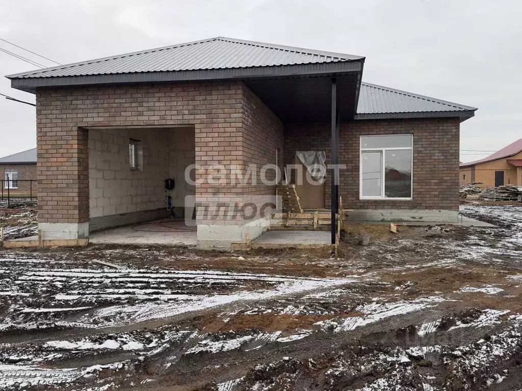 Дом в Оренбургская область, Бузулукский район, Пригородный сельсовет ... - Фото 1