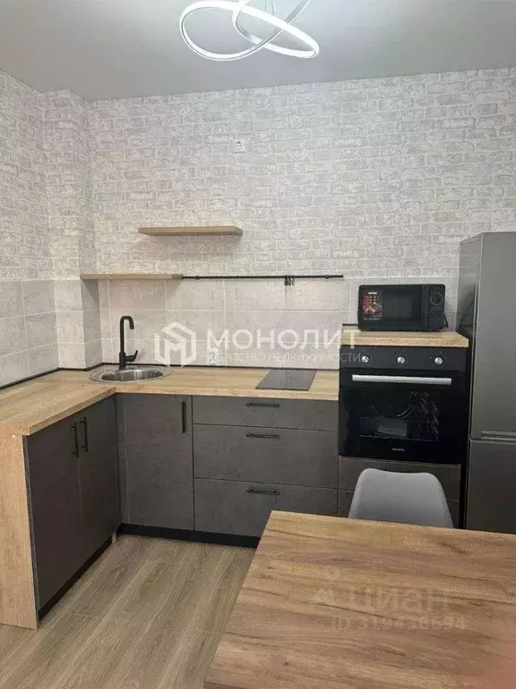 1-к кв. Белгородская область, Старый Оскол Космос мкр, 11А (42.0 м) - Фото 0
