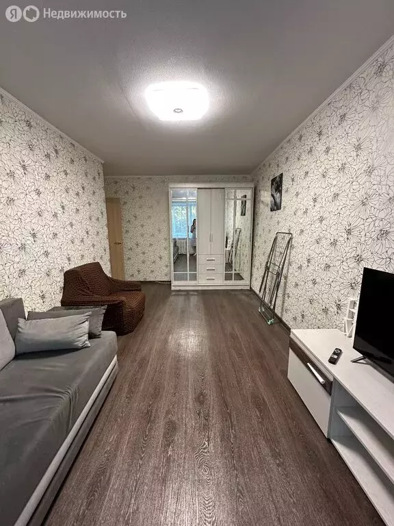 2-комнатная квартира: Кирово-Чепецк, проспект Мира, 43 (42 м) - Фото 0