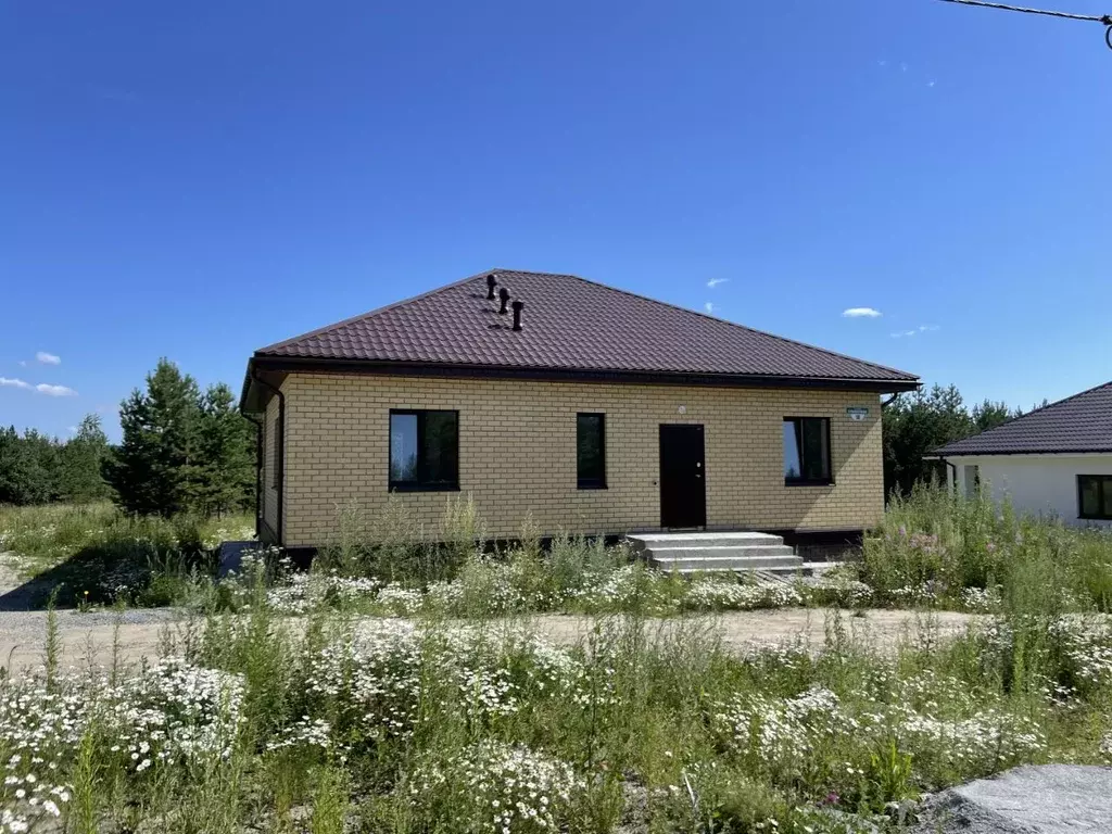 Коттедж в Свердловская область, Сысертский муниципальный округ, с. ... - Фото 1