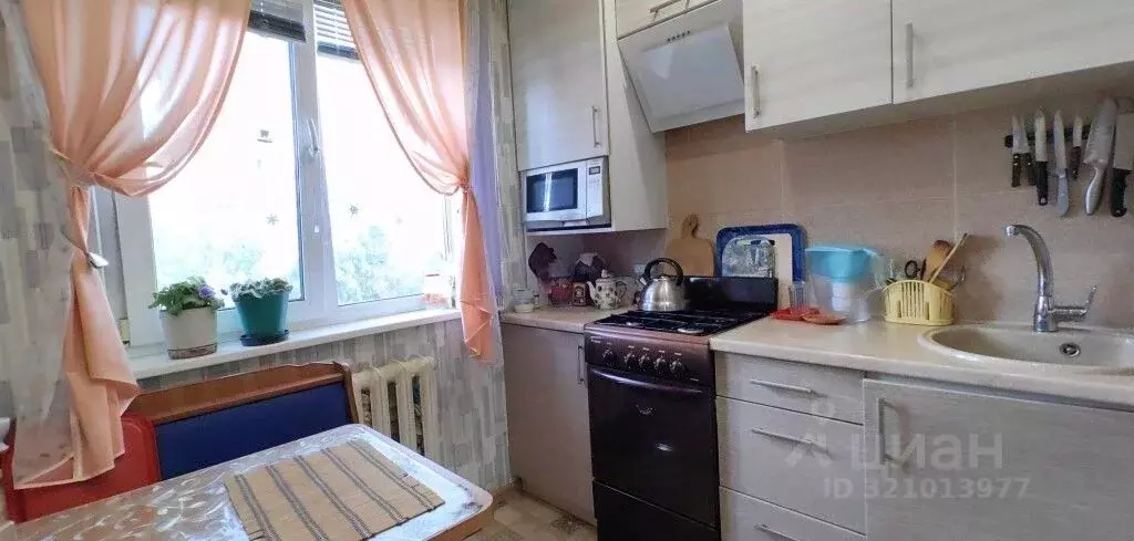 3-к кв. Омская область, Омск Парковый мкр, ул. Фугенфирова, 1 (59.5 м) - Фото 1