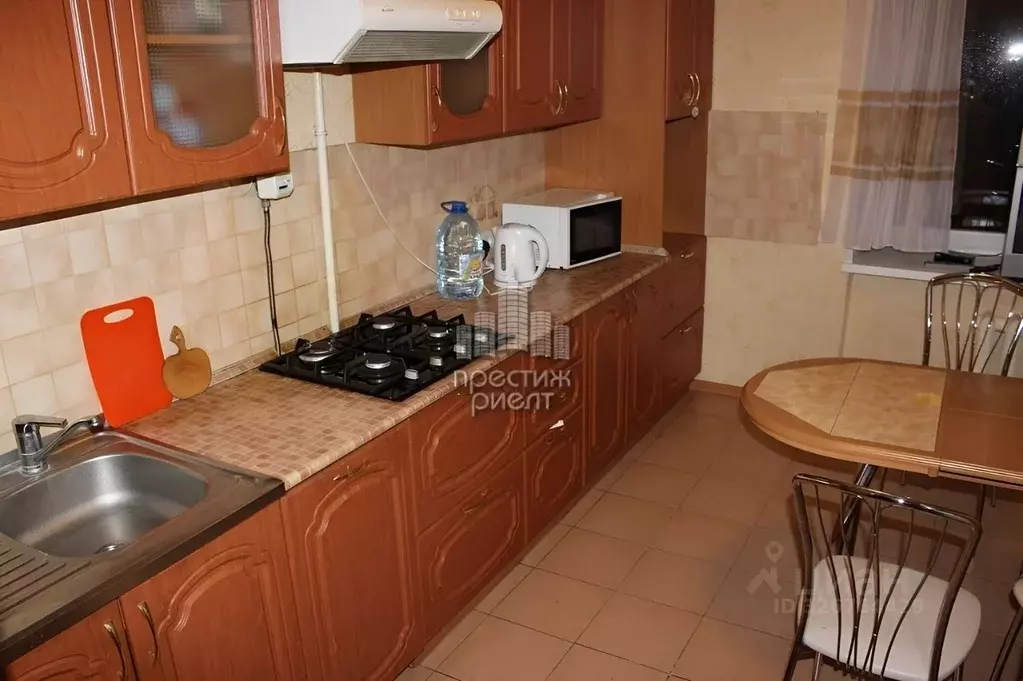 3-к кв. Калужская область, Калуга ул. Космонавта Комарова, 30 (70.0 м) - Фото 1